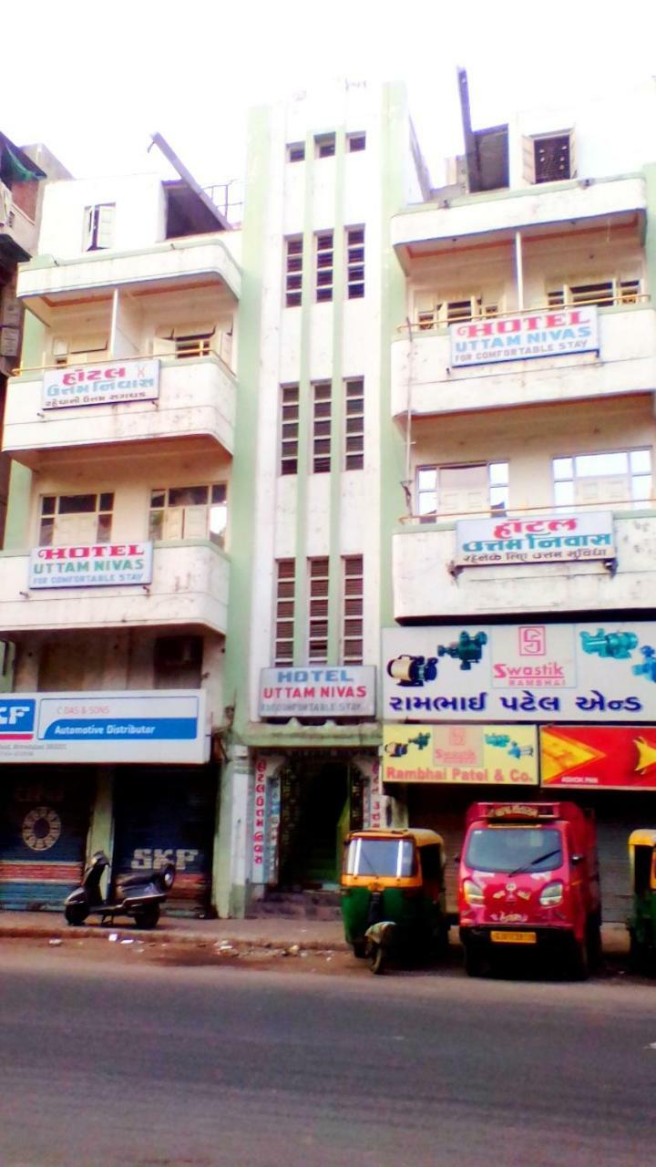 Hotel Uttam Nivas Ahmedabad Exterior foto